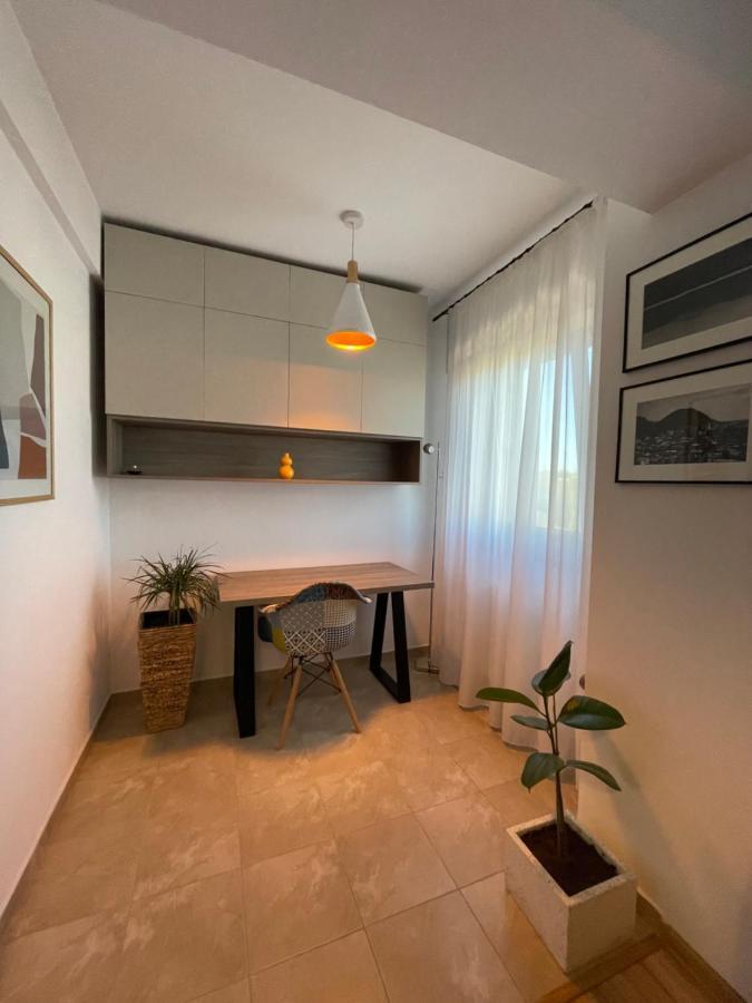 Cozy Apartment - Near Airport And Palas Mall Iasi Exterior photo